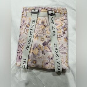 New NWT VS Victoria Secret 2 in 1 towel bag backpack floral